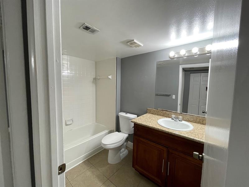 Image 9 of 16 For 9999 Summerbreeze Dr  704