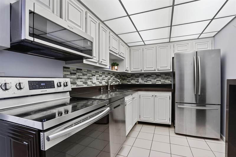 Image 5 of 20 For 1428 4th Ave  228