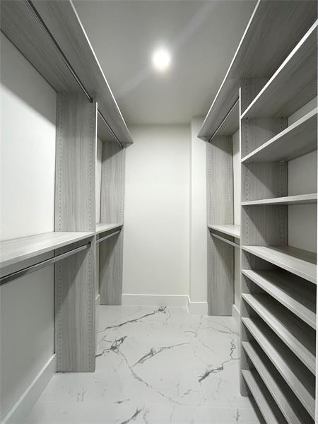 Image 11 of 14 For 3430 Galt Ocean Dr  908