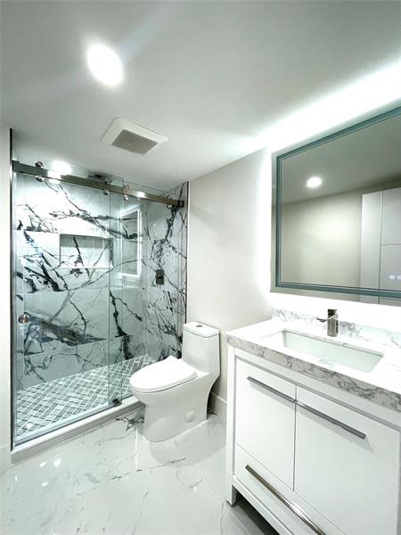 Image 9 of 14 For 3430 Galt Ocean Dr  908