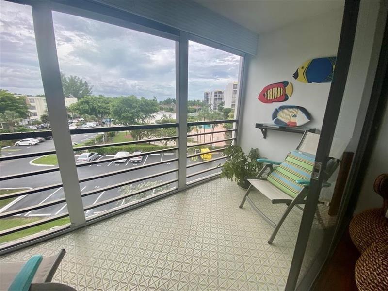 Image 3 of 11 For 20400 Country Club Dr  417