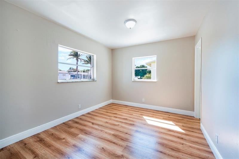 Image 14 of 22 For 1031 6th Way
