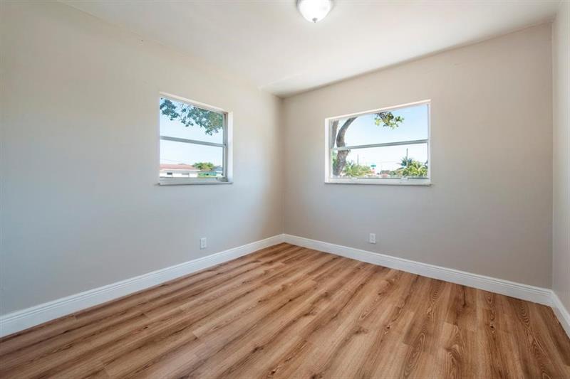 Image 18 of 22 For 1031 6th Way