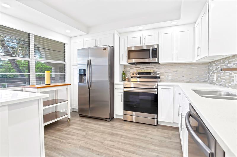 Image 11 of 46 For 2805 Victoria Way  F 2