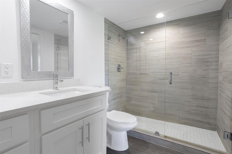 Image 32 of 46 For 2805 Victoria Way  F 2