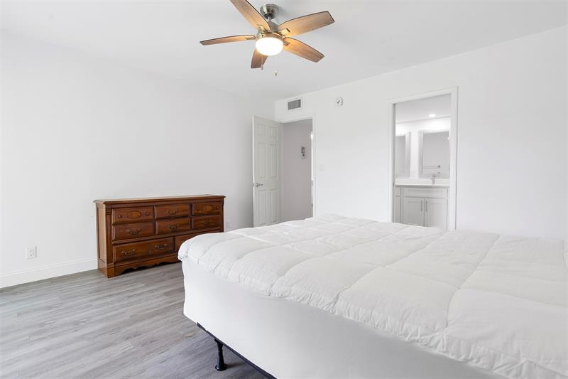 Image 34 of 46 For 2805 Victoria Way  F 2