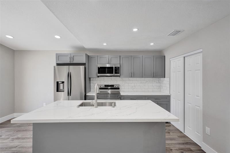 Image 2 of 34 For 2614 65th St