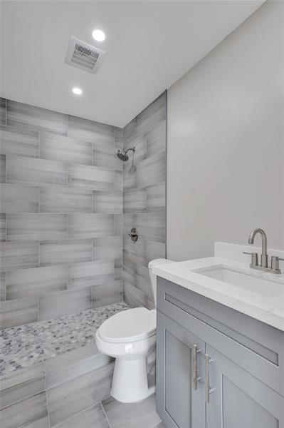 Image 23 of 34 For 2614 65th St
