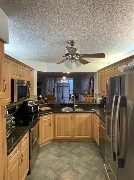 Image 11 of 33 For 7776 Trent Dr  305