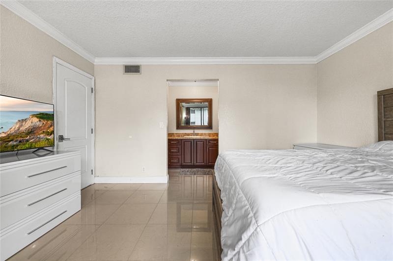 Image 17 of 36 For 3361 85th Ave  109