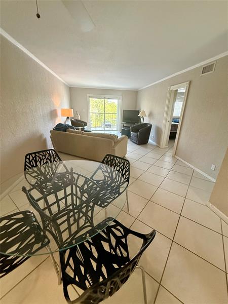 Image 6 of 25 For 1752 3rd Ter  318c