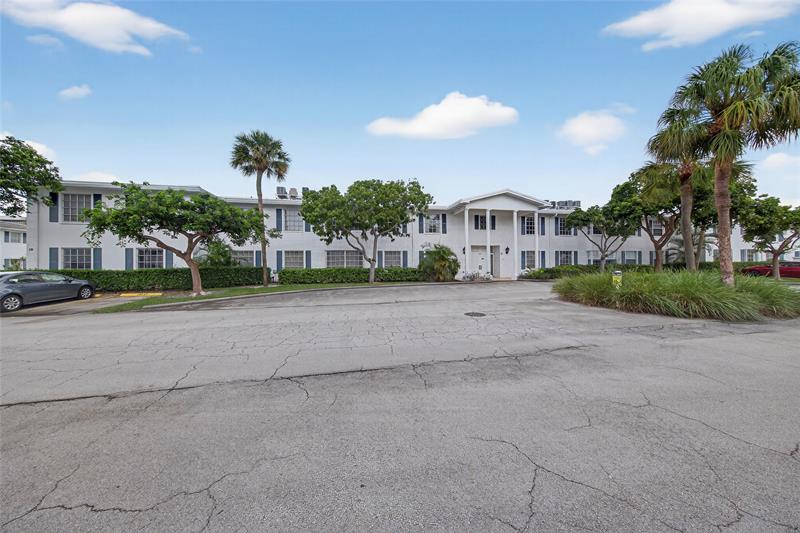 Image 4 of 25 For 2220 68th  1005