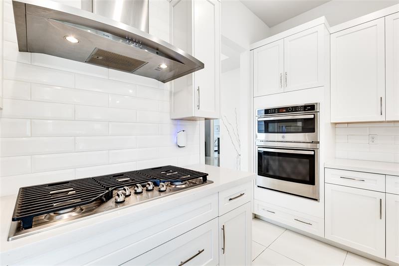 Image 18 of 64 For 10995 Passage Way