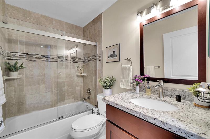 Image 10 of 36 For 573 Woodgate Cir