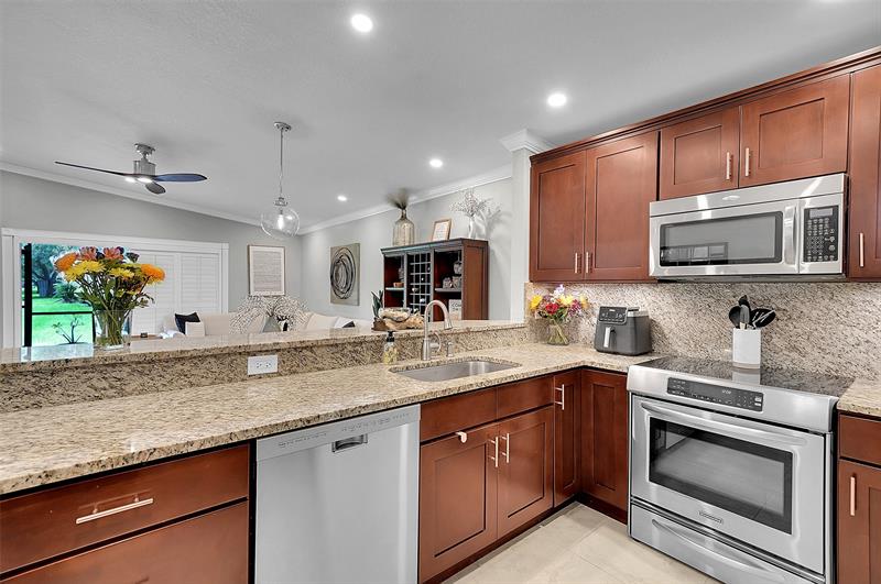 Image 13 of 36 For 573 Woodgate Cir