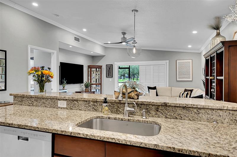 Image 15 of 36 For 573 Woodgate Cir
