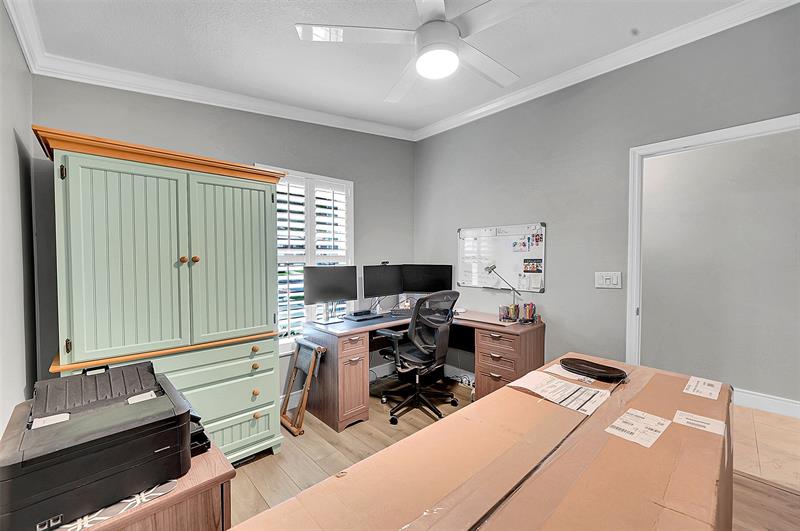 Image 27 of 36 For 573 Woodgate Cir