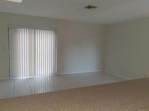 Image 11 of 22 For 4100 Riverside Dr  01