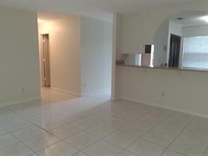 Image 6 of 22 For 4100 Riverside Dr  01