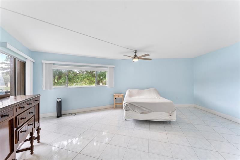 Image 11 of 17 For 850 138th Ave  208d
