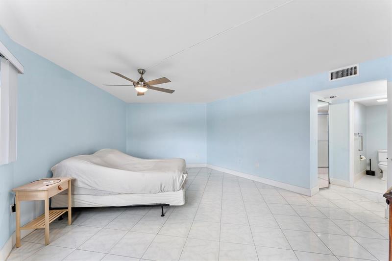 Image 12 of 17 For 850 138th Ave  208d