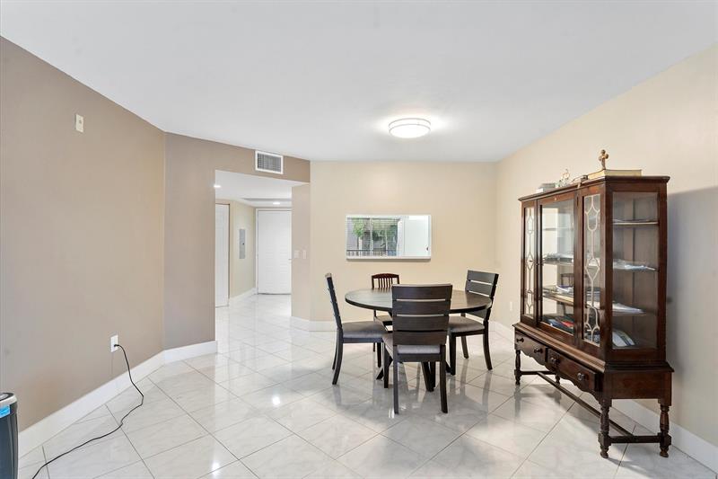 Image 7 of 17 For 850 138th Ave  208d