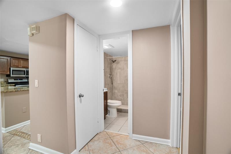 Image 15 of 33 For 22615 66th Ave  112