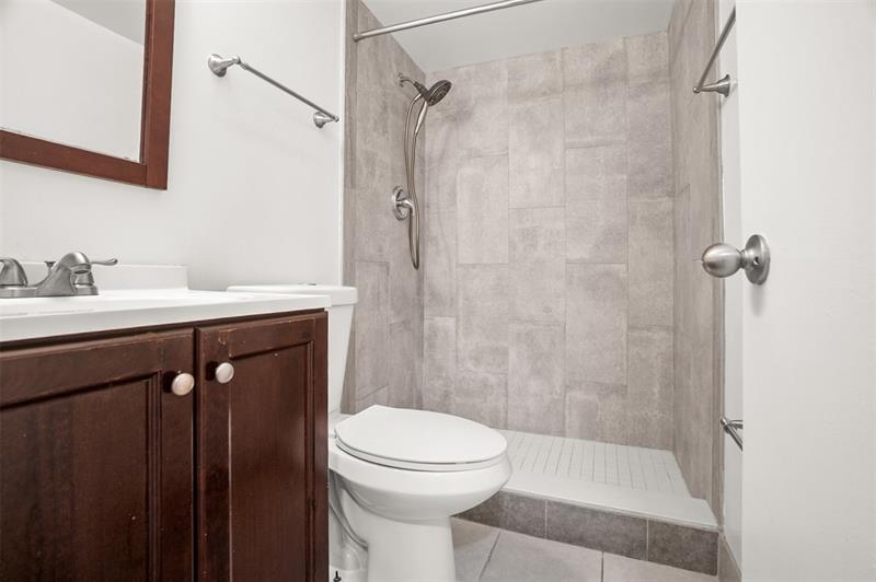 Image 16 of 33 For 22615 66th Ave  112