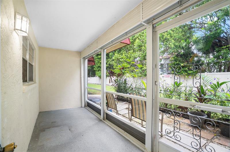 Image 18 of 33 For 22615 66th Ave  112