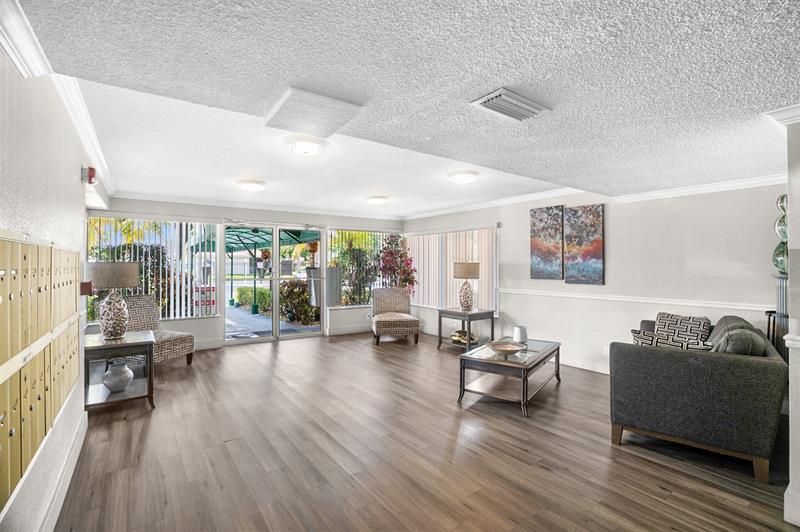 Image 23 of 33 For 22615 66th Ave  112