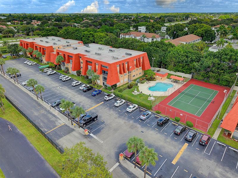 Image 26 of 33 For 22615 66th Ave  112