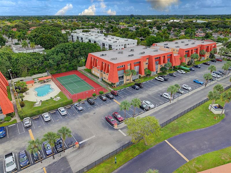 Image 27 of 33 For 22615 66th Ave  112