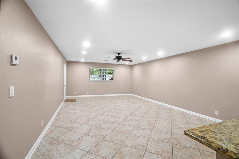 Image 7 of 33 For 22615 66th Ave  112