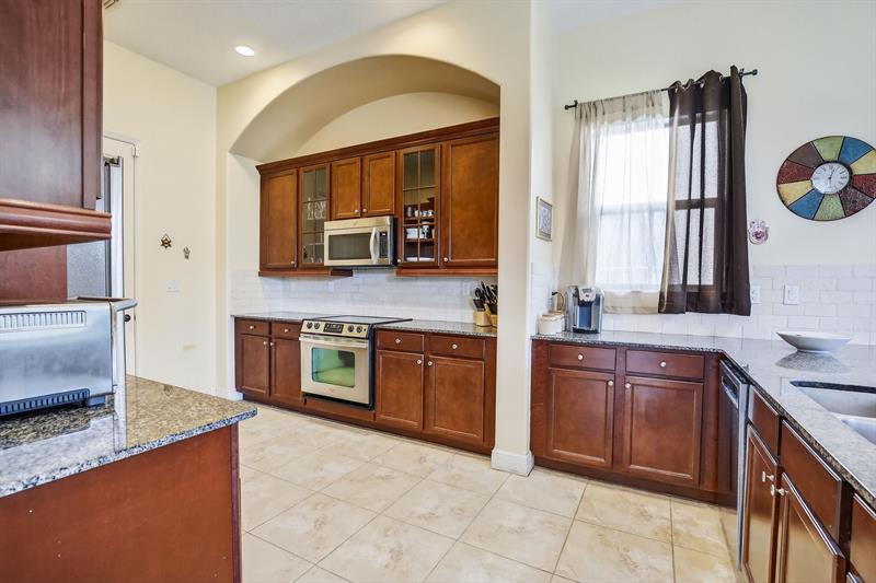 Image 17 of 67 For 8541 38th St