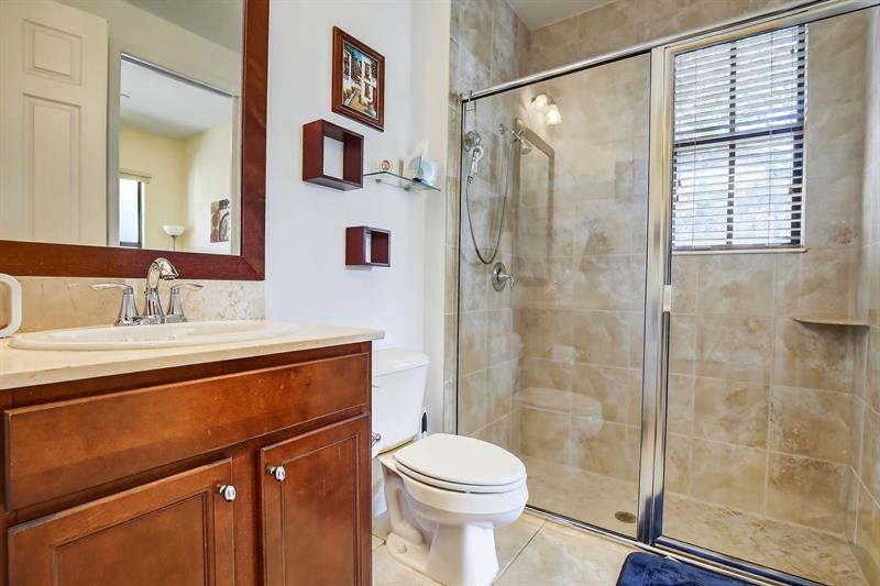 Image 26 of 67 For 8541 38th St