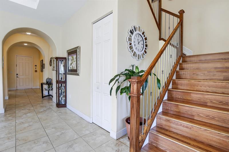 Image 27 of 67 For 8541 38th St