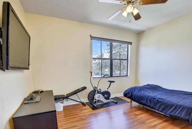 Image 33 of 67 For 8541 38th St