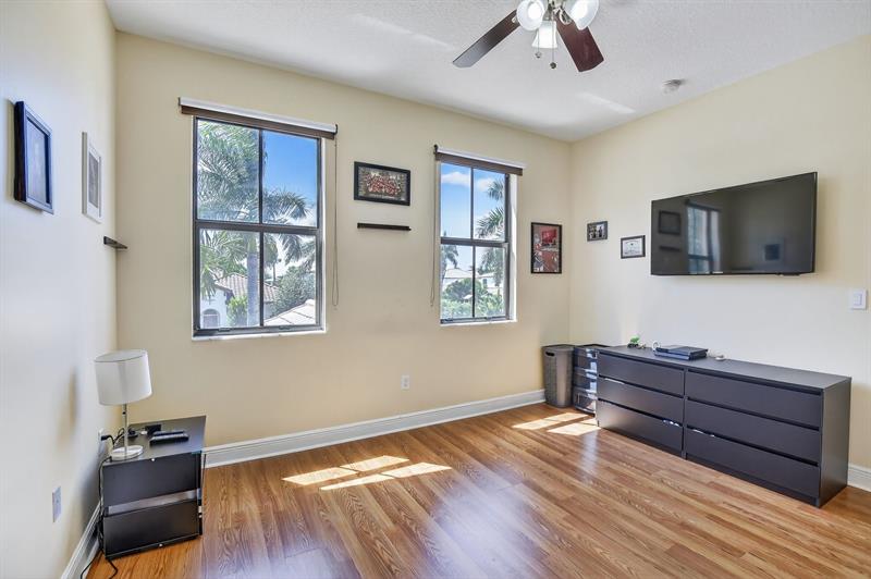 Image 46 of 67 For 8541 38th St