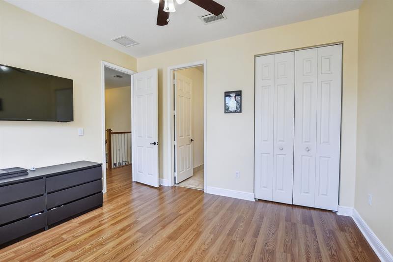 Image 47 of 67 For 8541 38th St