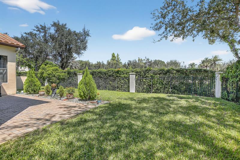 Image 49 of 67 For 8541 38th St