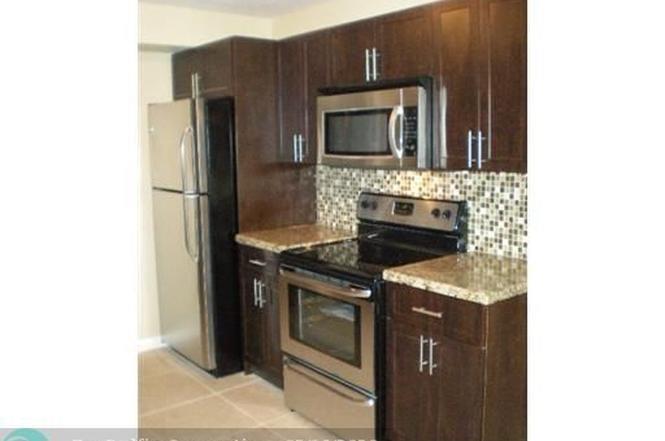 Image 3 of 4 For 2705 73rd Ave