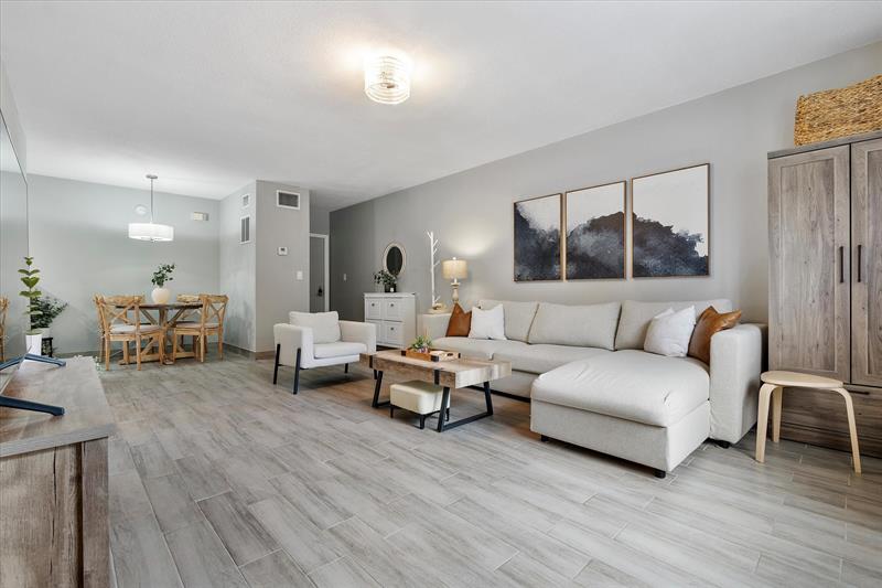 Image 4 of 17 For 2426 17th St  103a
