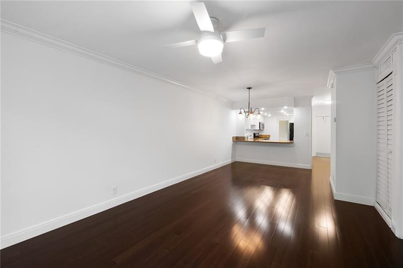 Image 11 of 21 For 815 Middle River Dr  205
