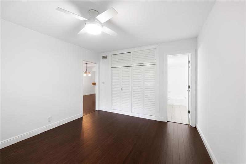 Image 14 of 21 For 815 Middle River Dr  205