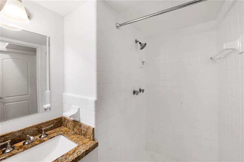 Image 21 of 21 For 815 Middle River Dr  205