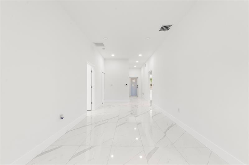 Image 18 of 24 For 2407 8th St  