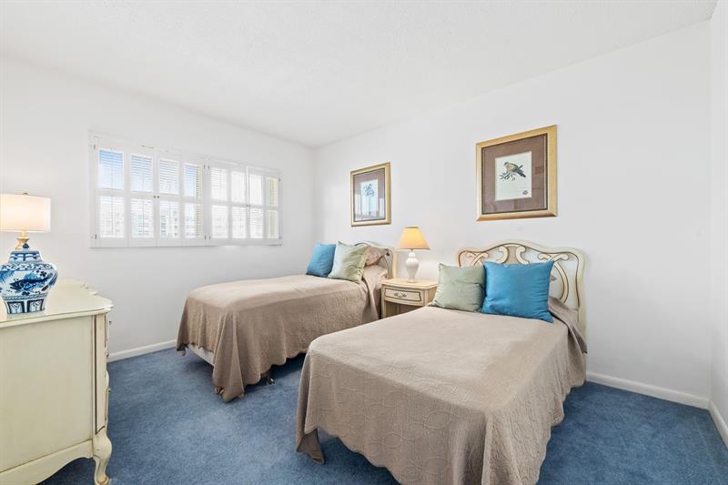 Image 11 of 18 For 3101 Ocean Boulevard  404