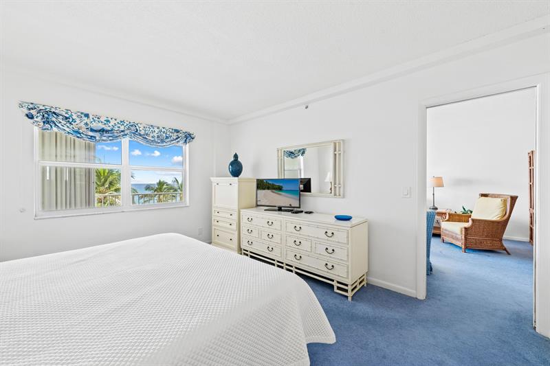 Image 8 of 18 For 3101 Ocean Boulevard  404