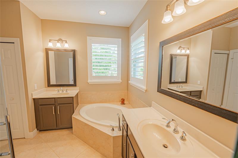 Image 17 of 39 For 4652 Cadiz Cir
