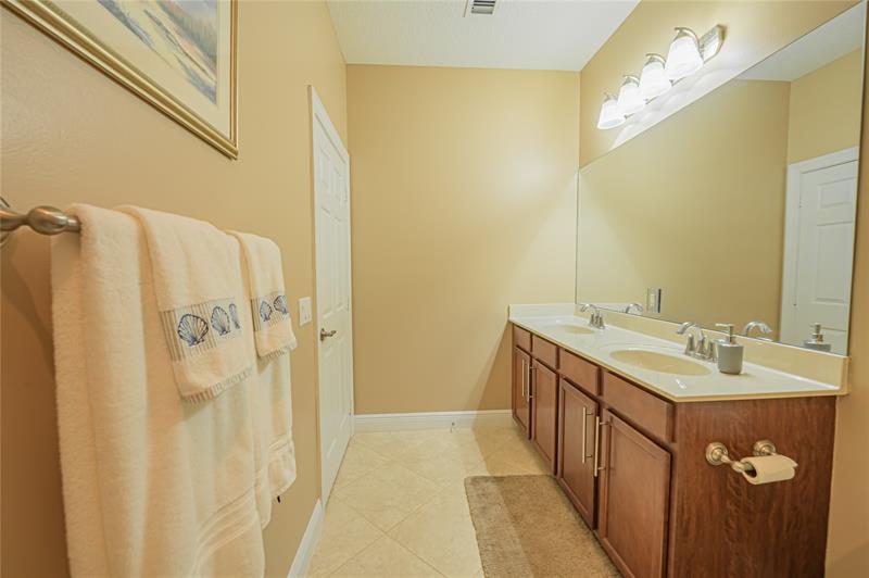 Image 24 of 39 For 4652 Cadiz Cir